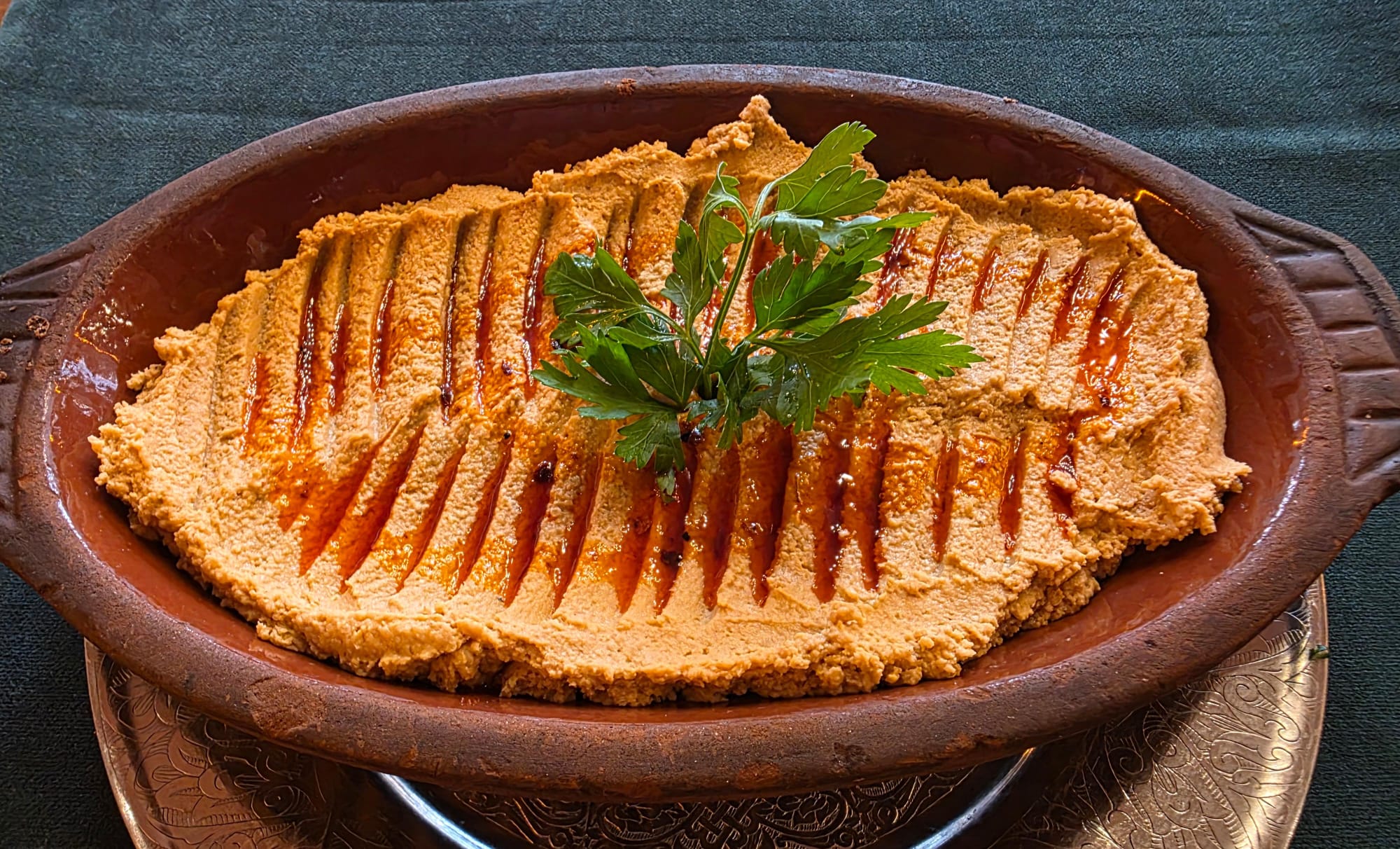 KİREMİTTE PASTIRMALI HUMUS